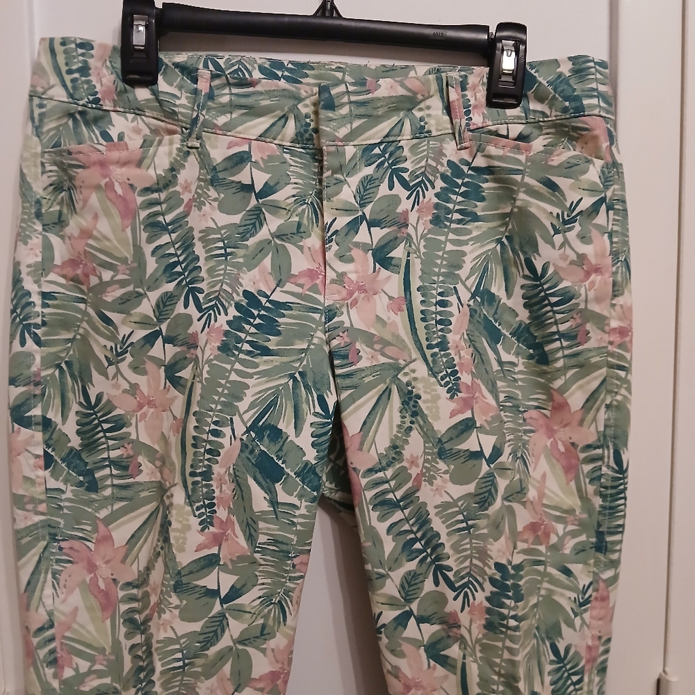 Old Navy Floral Jeans size 10 ankle